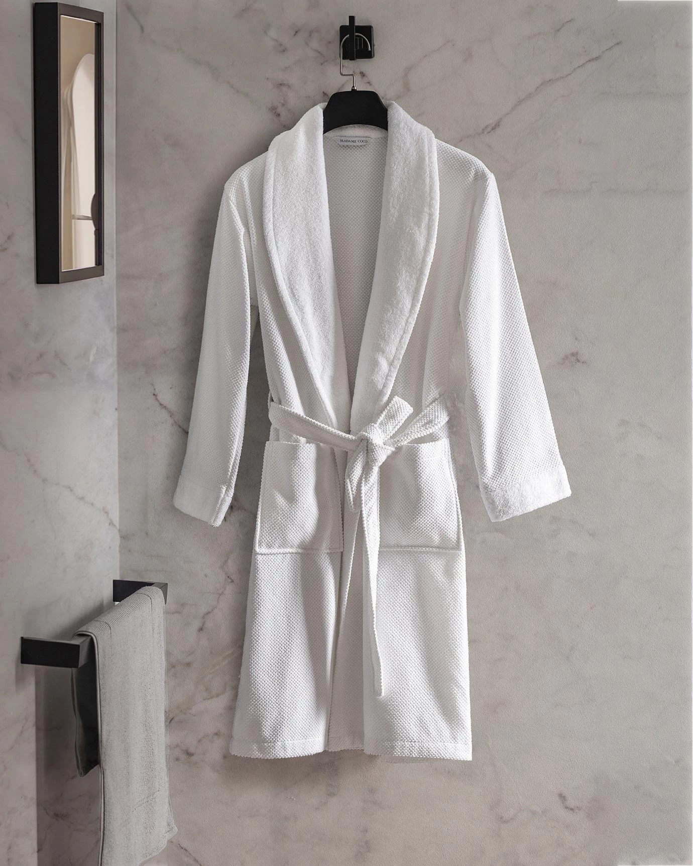 https://cdn.madamecocolebanon.com/www.madamecocolebanon.com/public/data/products_gallery/65f3149c6a5ef.webp