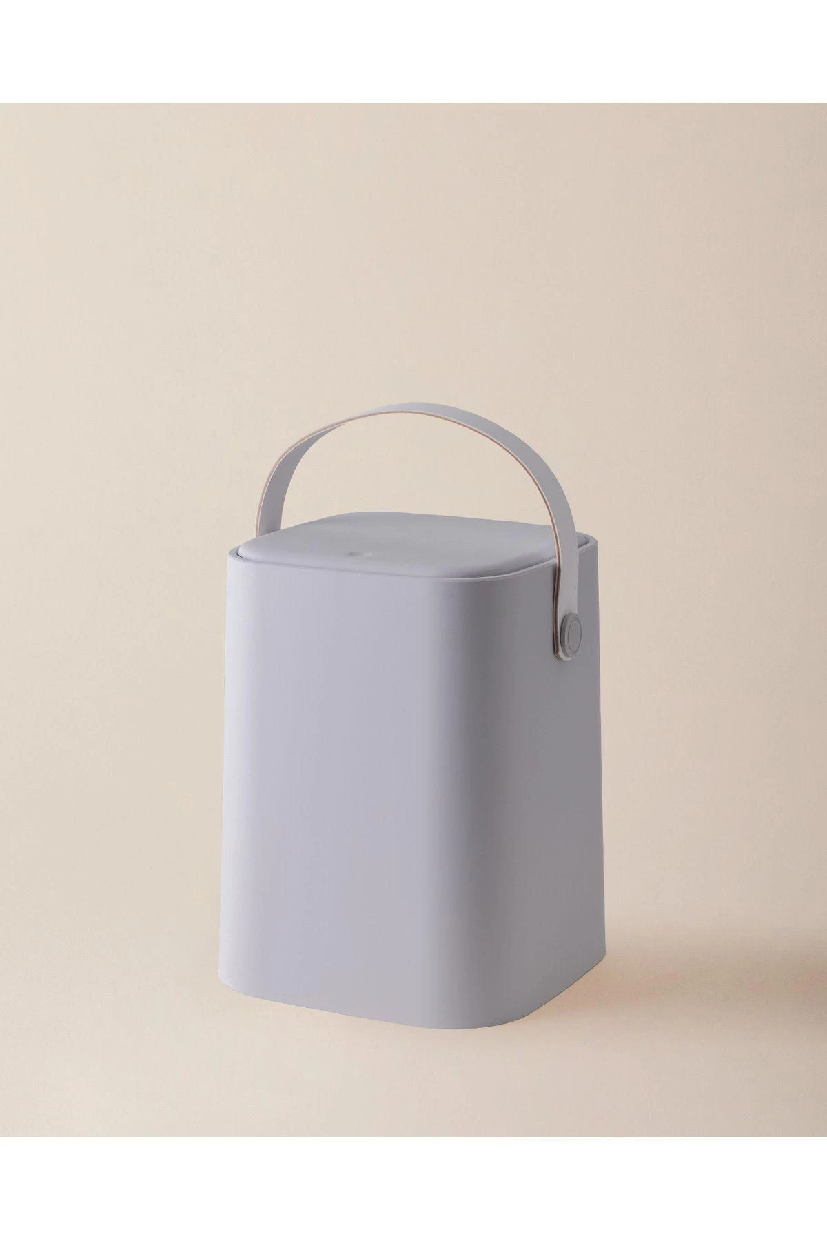 https://cdn.madamecocolebanon.com/www.madamecocolebanon.com/public/data/products_gallery/66d0198b1c7cd.webp