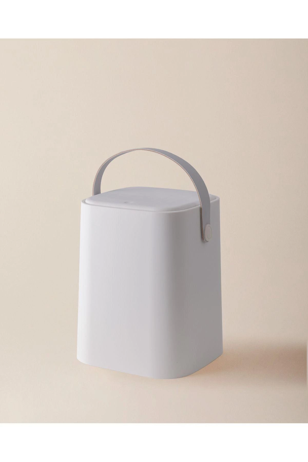 https://cdn.madamecocolebanon.com/www.madamecocolebanon.com/public/data/products_gallery/66d0198bc7a3e.webp