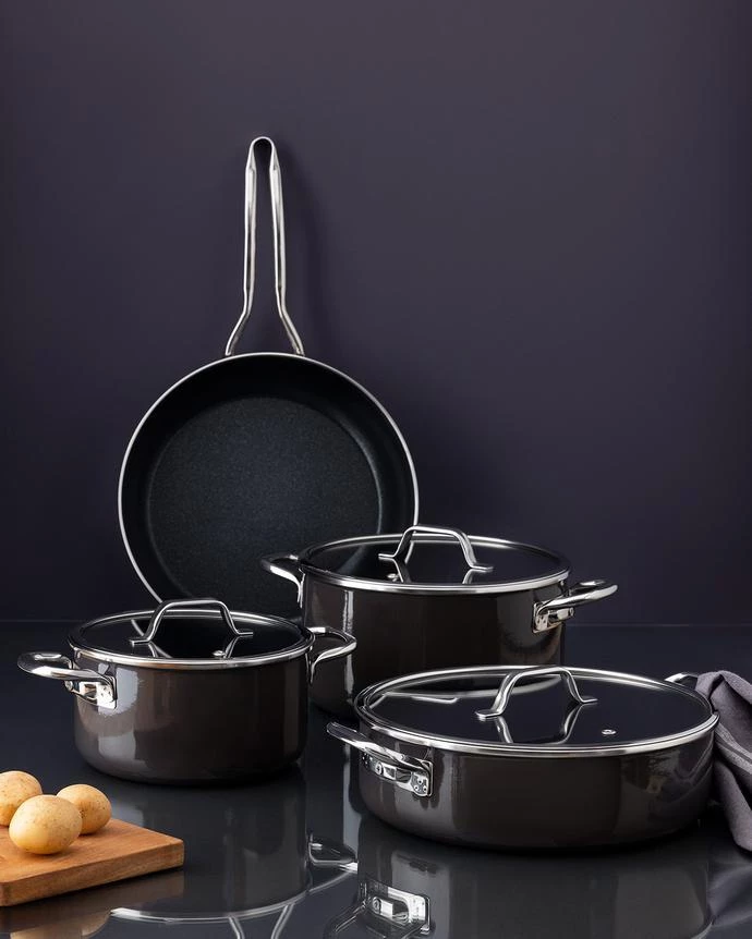 https://cdn.madamecocolebanon.com/www.madamecocolebanon.com/public/data/products_gallery/66d01a7bbbe5e.webp