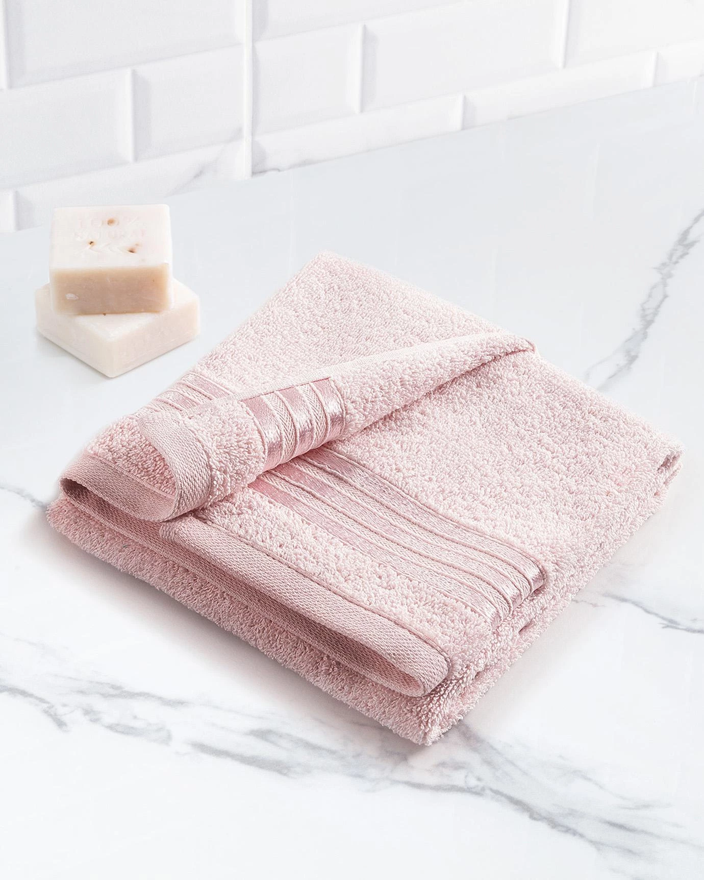 https://cdn.madamecocolebanon.com/www.madamecocolebanon.com/public/data/products_gallery/67065f96d92ec.webp