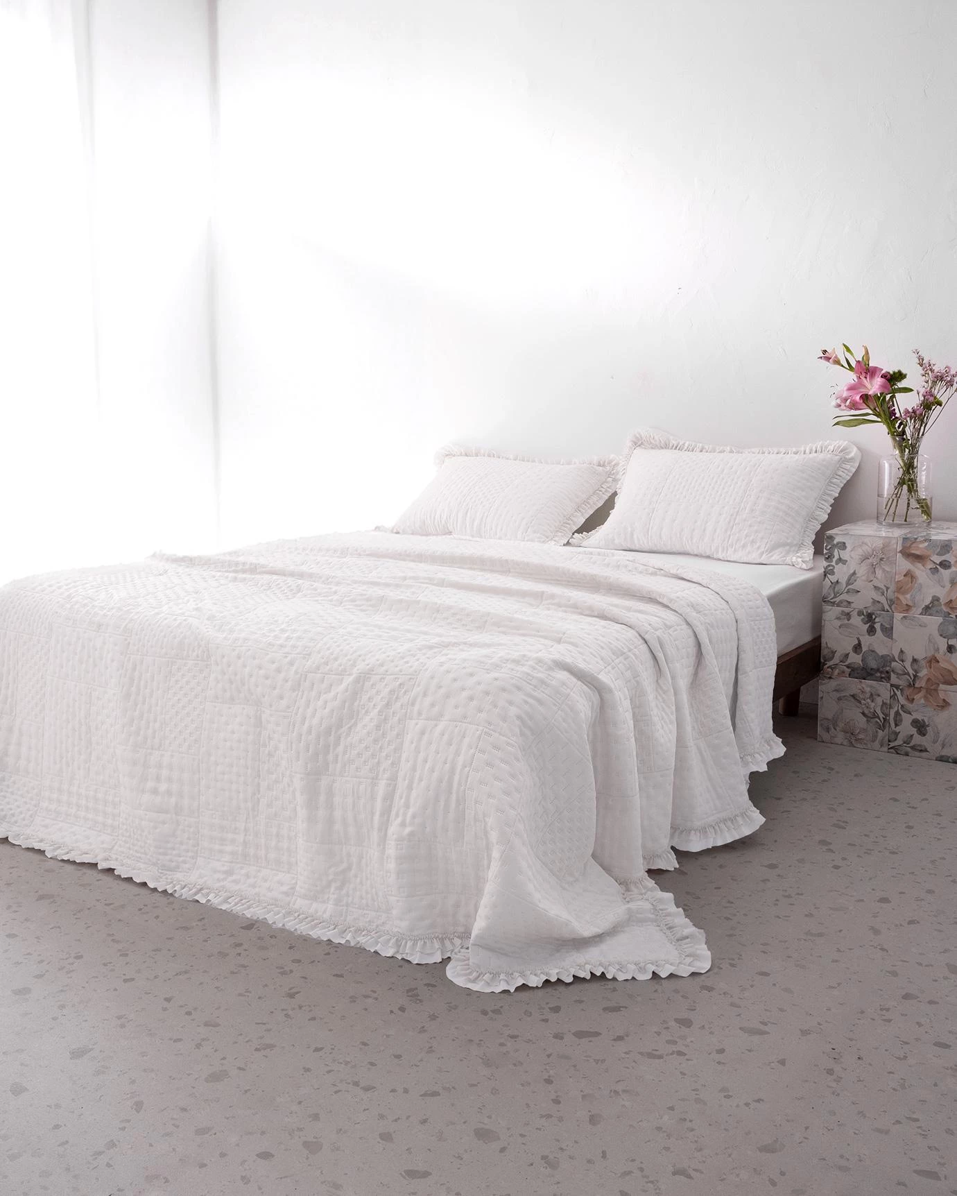 https://cdn.madamecocolebanon.com/www.madamecocolebanon.com/public/data/products_gallery/678a13e23156b.webp