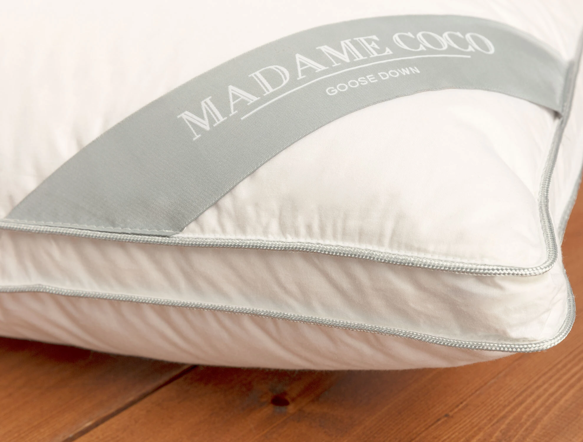 https://cdn.madamecocolebanon.com/www.madamecocolebanon.com/public/data/products_gallery/67f4cab83492d.webp