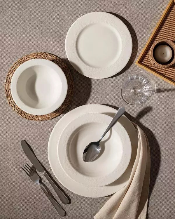 Relief Dinner Set 24 Pcs