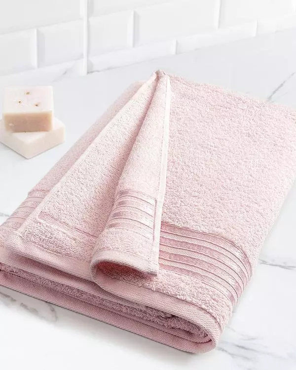 Maynor Flouche Bath Towel