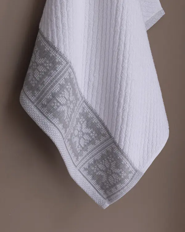 https://cdn.madamecocolebanon.com/www.madamecocolebanon.com/public/data/products_gallery_600_600/68676a07cd9fb.webp